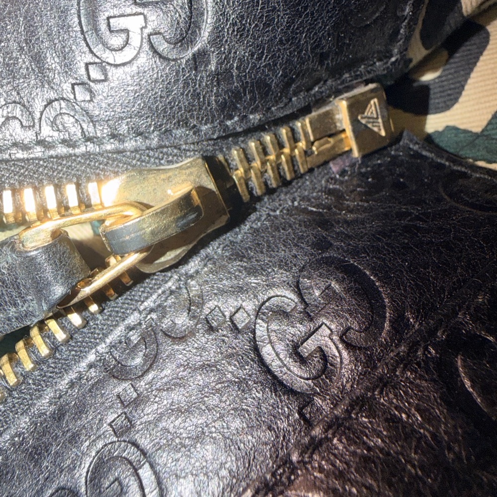 Authentic Gucci large leather tote with Guccissima embossed details. - Picture 5 of 15